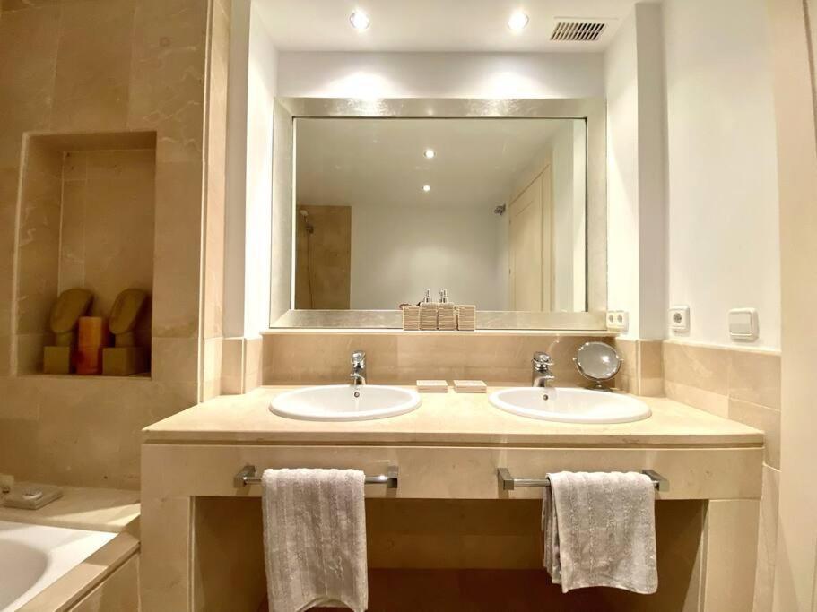 Yolo Spaces - Sotogrande Sea View Penthouse ซานโรเก ภายนอก รูปภาพ