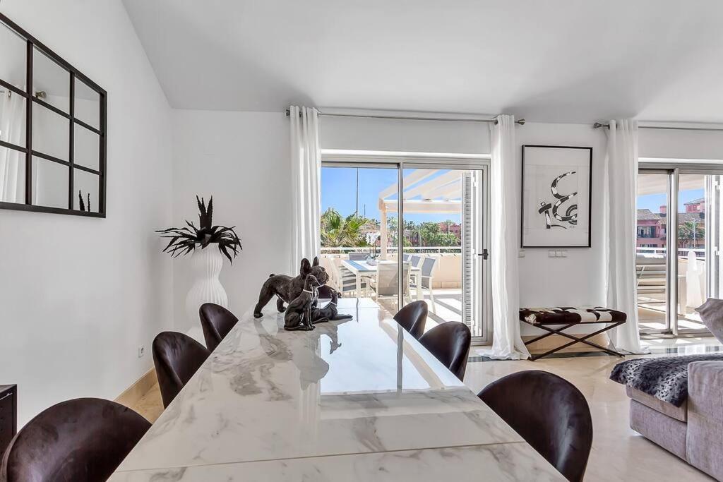 Yolo Spaces - Sotogrande Sea View Penthouse ซานโรเก ภายนอก รูปภาพ