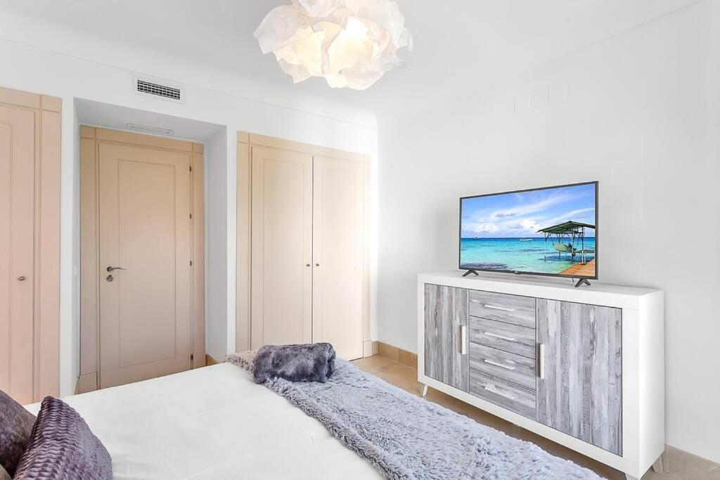 Yolo Spaces - Sotogrande Sea View Penthouse ซานโรเก ภายนอก รูปภาพ
