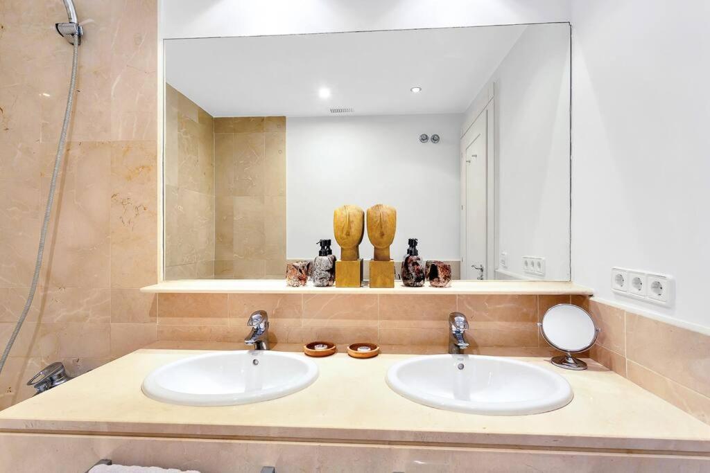 Yolo Spaces - Sotogrande Sea View Penthouse ซานโรเก ภายนอก รูปภาพ