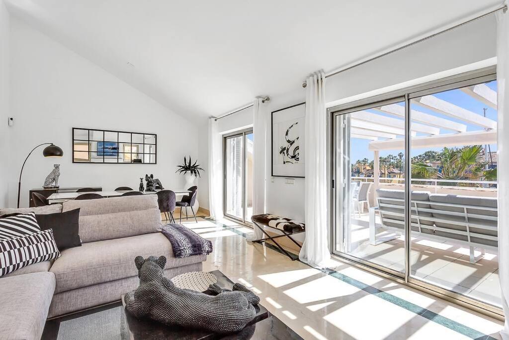 Yolo Spaces - Sotogrande Sea View Penthouse ซานโรเก ภายนอก รูปภาพ